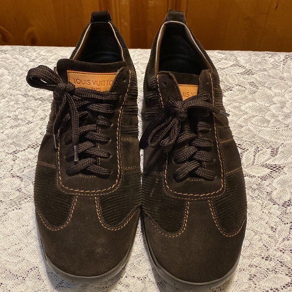 LOUIS VUITTON SNEAKERS - Picture 4 of 10